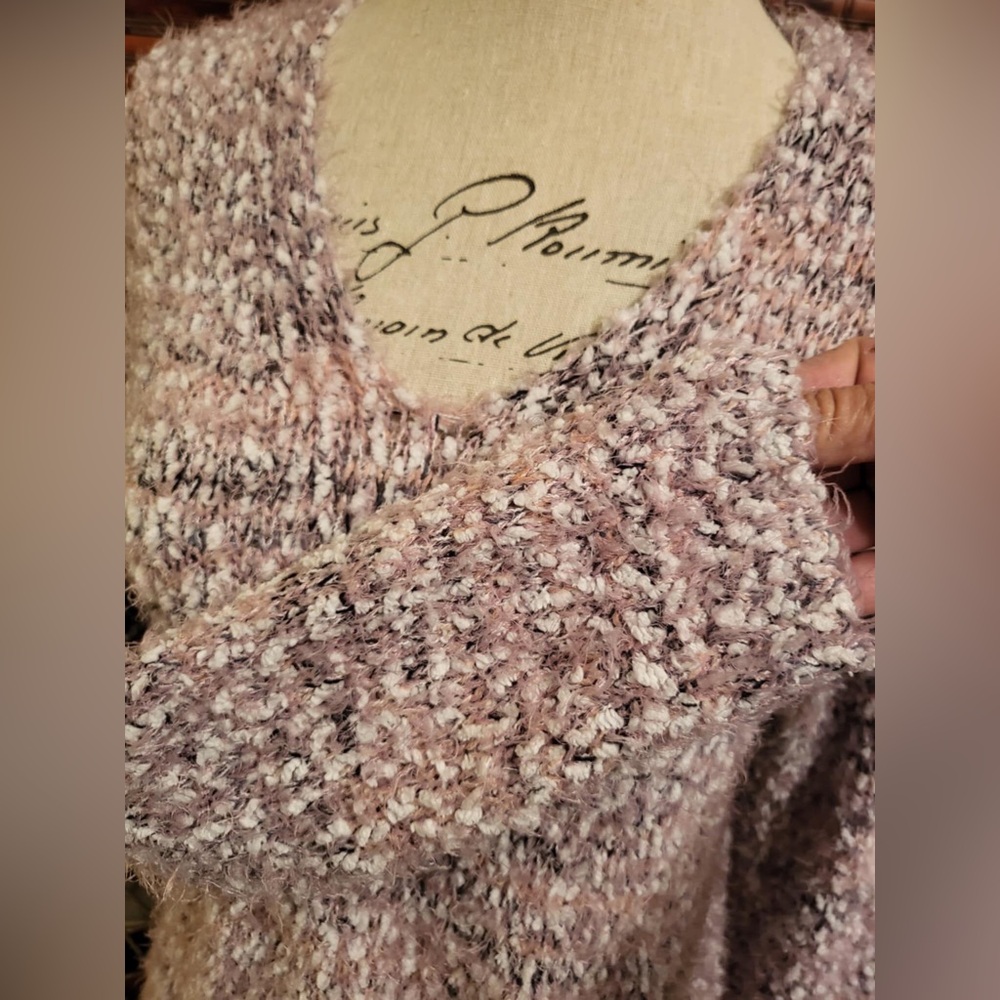 Cozy Knit Women's Sweater - Pink - Picture 4 of 4